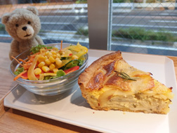 キッシュはポテトにしたよ