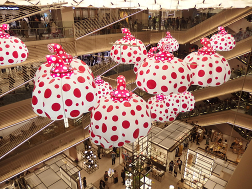 GINZA SIX 草間彌生 バルーン