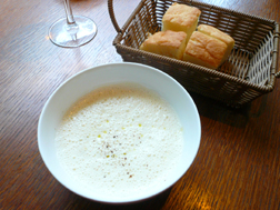 本日のスープは、玉ねぎのスープ