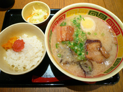 じゃんがらラーメン、めんたいごはん、酢キャベツ