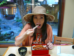 川千家でいただくうな重