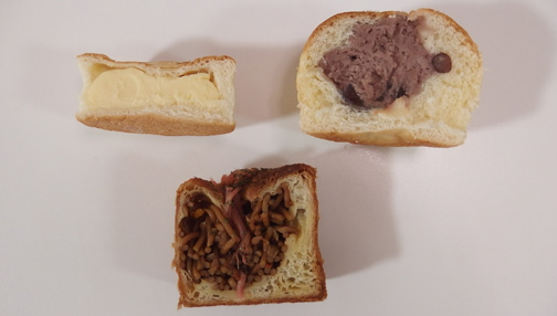 渋谷あんぱん、四角い焼きそばパン、チーズパンの断面