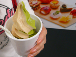 祇園きななの抹茶&きなこソフトクリーム