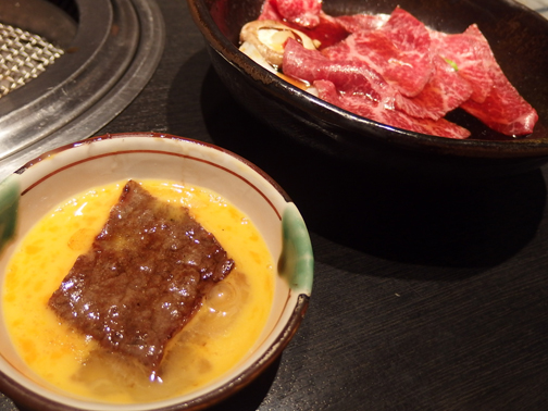 松永牧場の焼きしゃぶは生卵につけていただきます