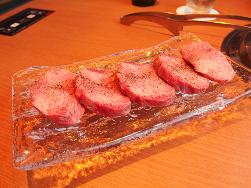 焼肉山水銀座6店の生タン塩