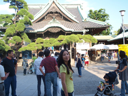 帝釈天の前だよ
