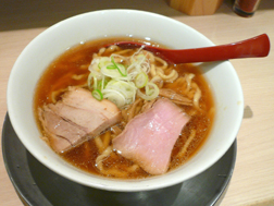 麺や七彩(しちさい)の喜多方ラーメン