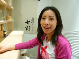 麺や七彩(しちさい)の店内