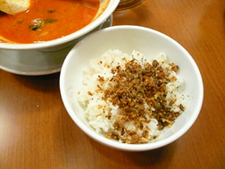 このご飯の上にスープをかけます