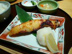 丸の内やんものカレイの西京焼き